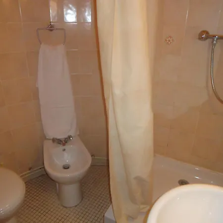 Hotel Des Belges 2*